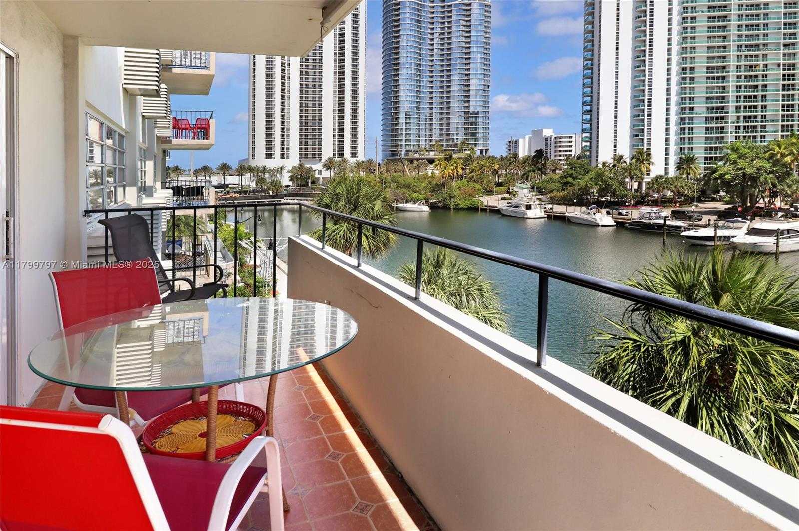 Small Image of 220 KINGS POINT DR #403, Sunny Isles Beach Number 20