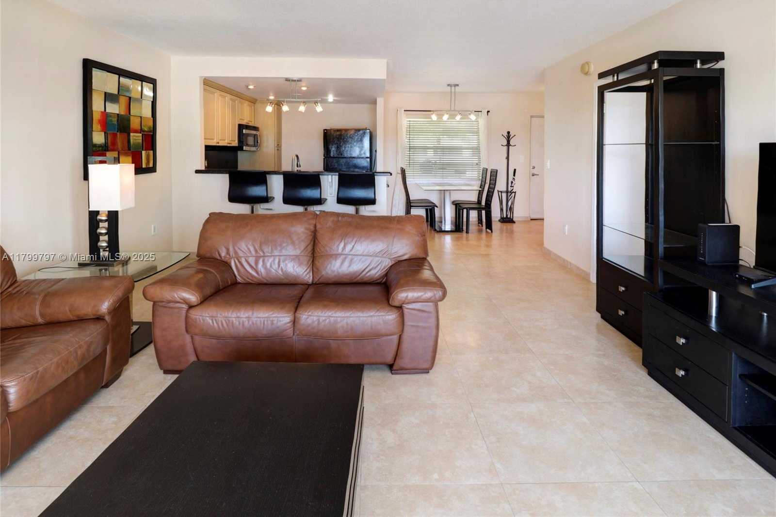 Small Image of 220 KINGS POINT DR #403, Sunny Isles Beach Number 5