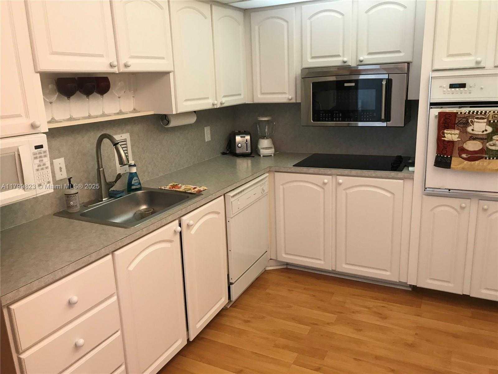 Small Image of 3801 SOUTH OCEAN DR #14K, Hollywood Number 8