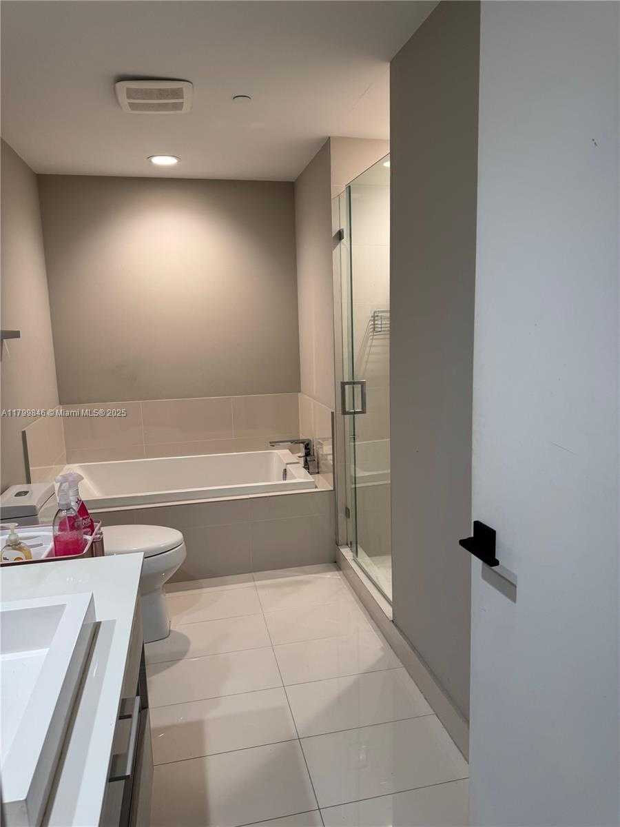 Small Image of 55 SOUTH WEST 9TH ST #2808, Miami Number 11