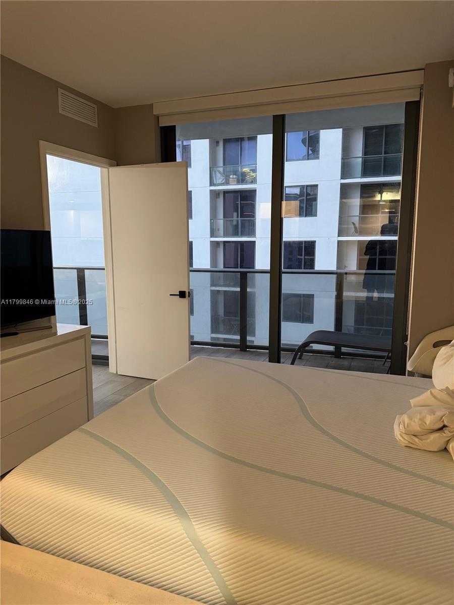 Small Image of 55 SOUTH WEST 9TH ST #2808, Miami Number 12