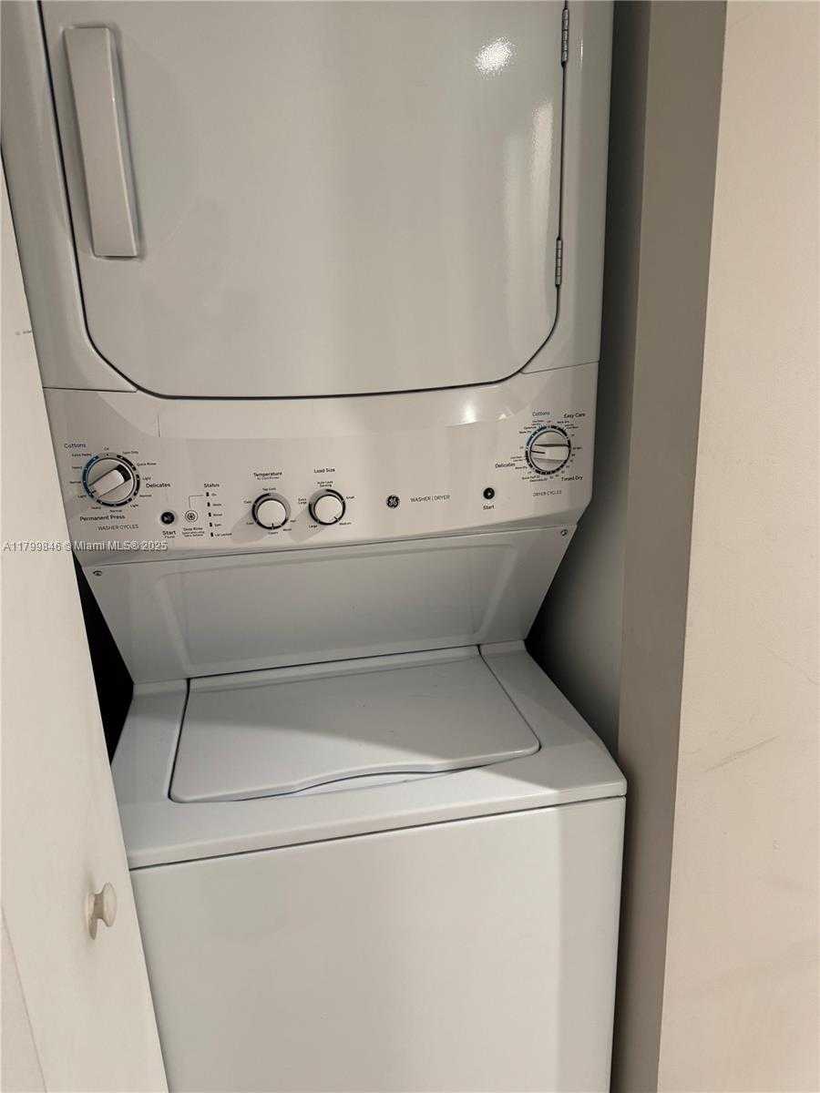 Small Image of 55 SOUTH WEST 9TH ST #2808, Miami Number 13