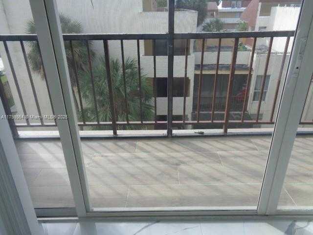 Small Image of 8820 FONTAINEBLEAU BLVD #408, Miami Number 11
