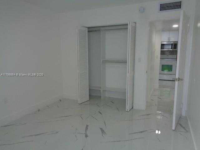 Small Image of 8820 FONTAINEBLEAU BLVD #408, Miami Number 19
