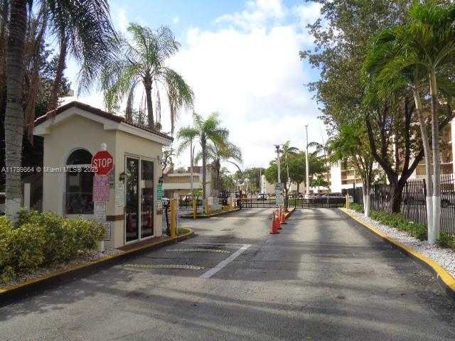 Small Image of 8820 FONTAINEBLEAU BLVD #408, Miami Number 2