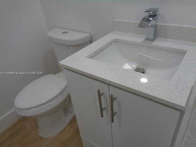 Small Image of 8820 FONTAINEBLEAU BLVD #408, Miami Number 22