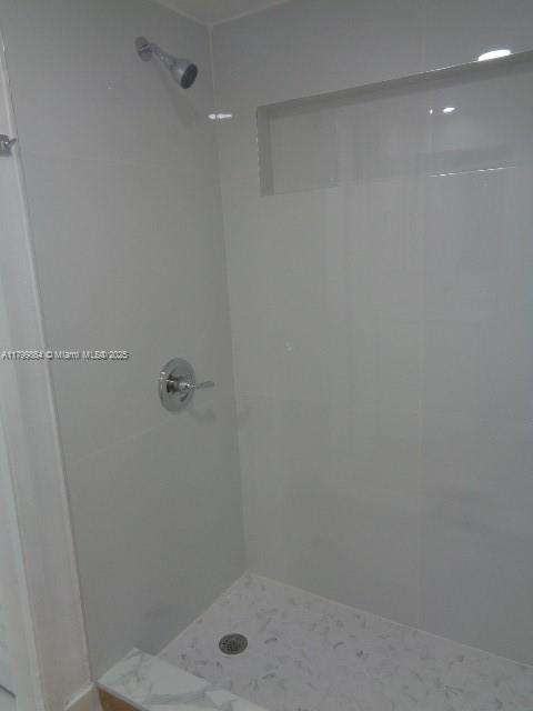 Small Image of 8820 FONTAINEBLEAU BLVD #408, Miami Number 25