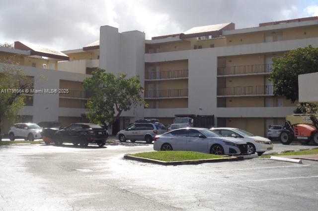 Small Image of 8820 FONTAINEBLEAU BLVD #408, Miami Number 28