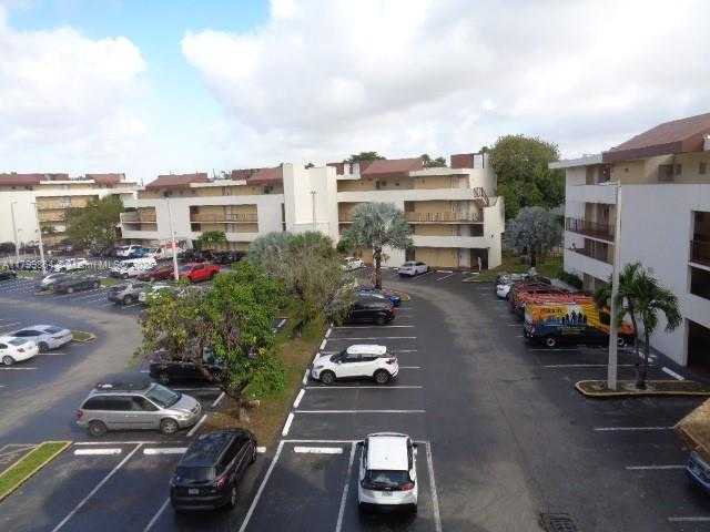 Small Image of 8820 FONTAINEBLEAU BLVD #408, Miami Number 29