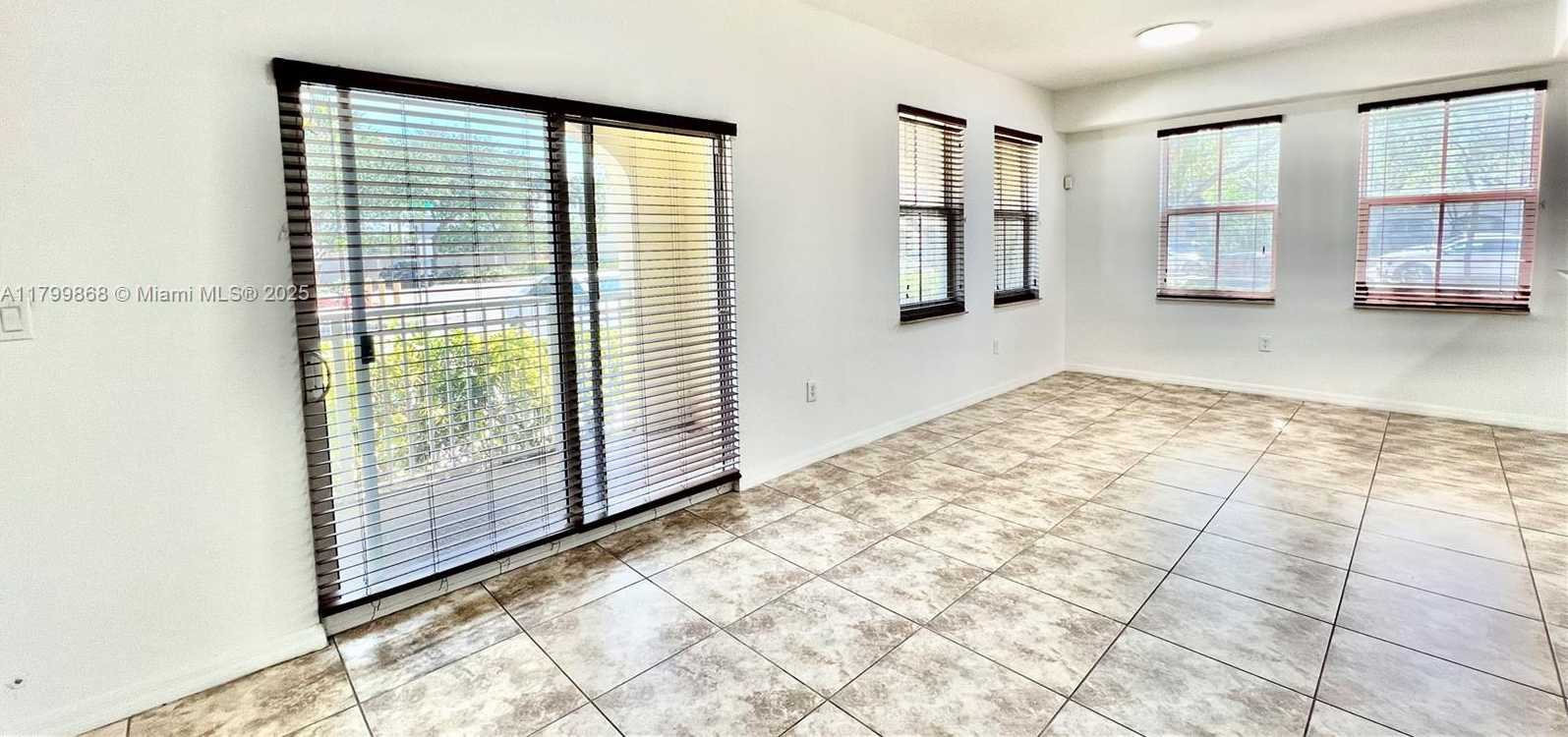 Small Image of 10855 NORTH WEST 88TH TER #101, Doral Number 4