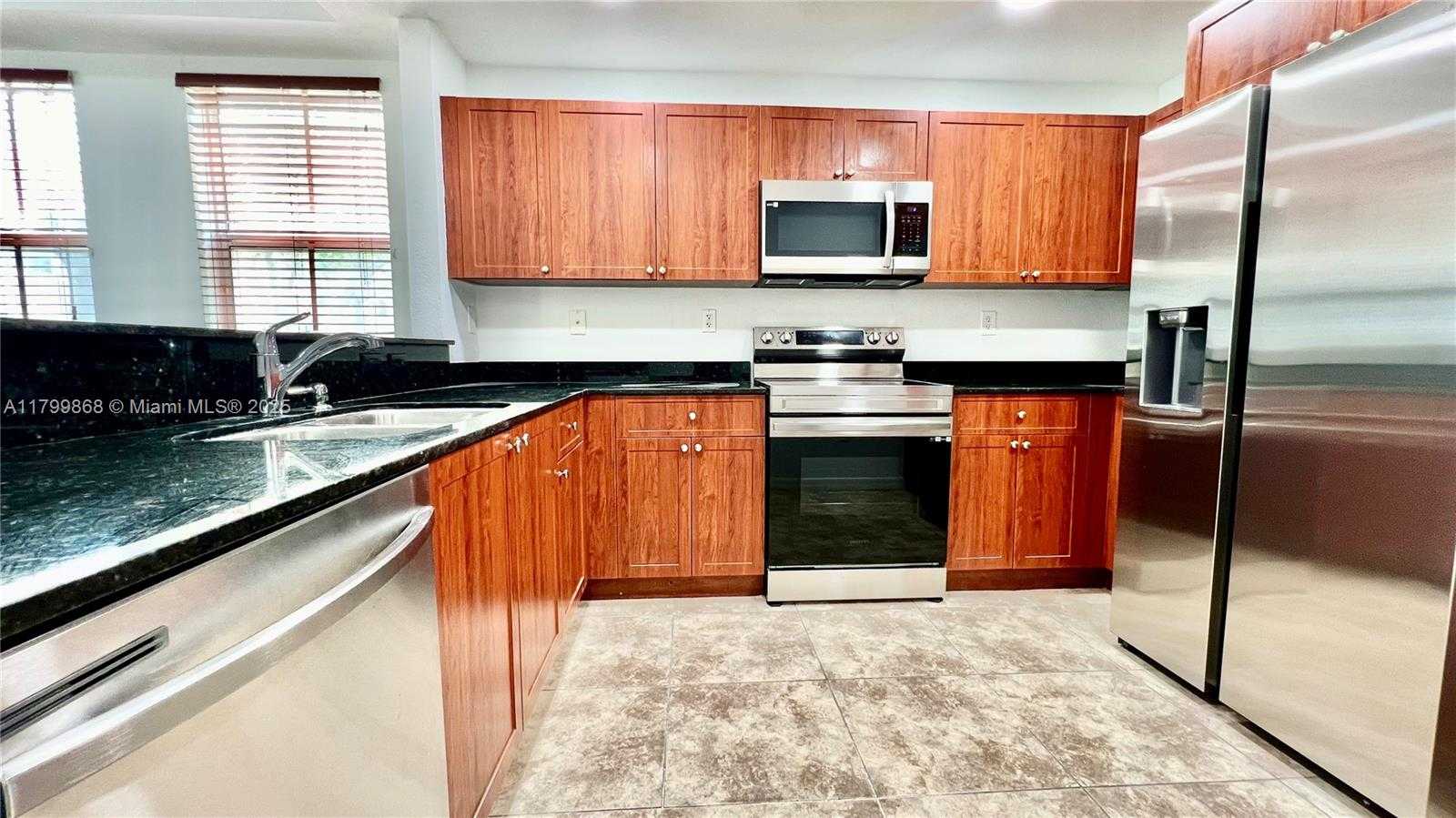 Small Image of 10855 NORTH WEST 88TH TER #101, Doral Number 7