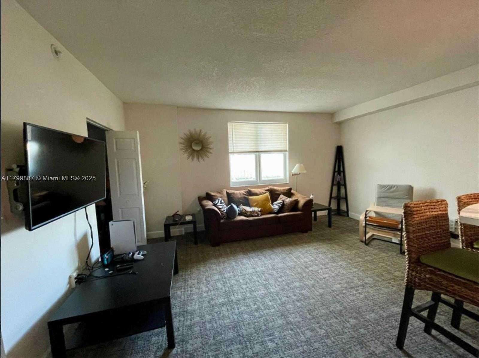 Small Image of 50 MENORES AVE #412, Coral Gables Number 10