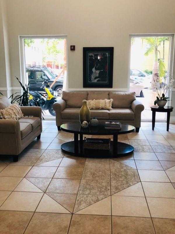Small Image of 50 MENORES AVE #412, Coral Gables Number 4