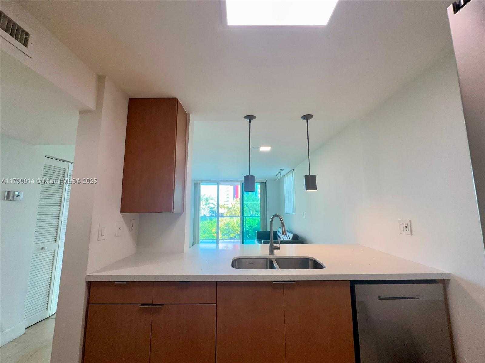 Small Image of 1550 BRICKELL AVE #A-509, Miami Number 3