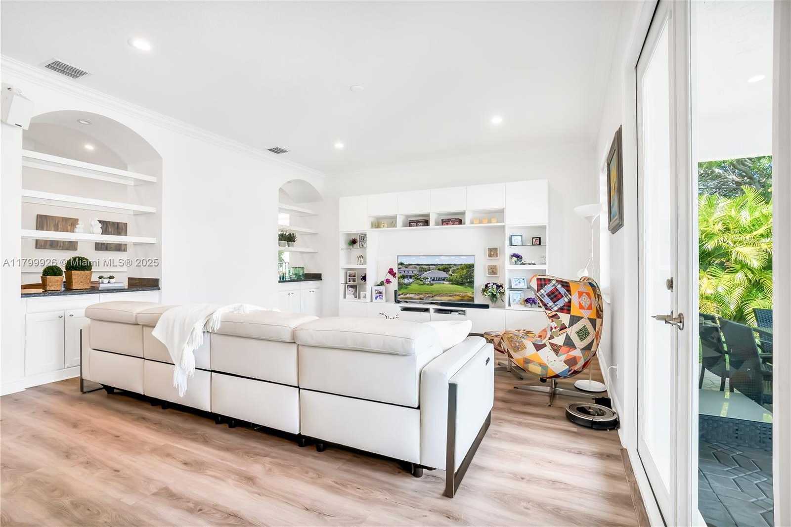 Small Image of 3816 WEST HIBISCUS ST #3816, Weston Number 24