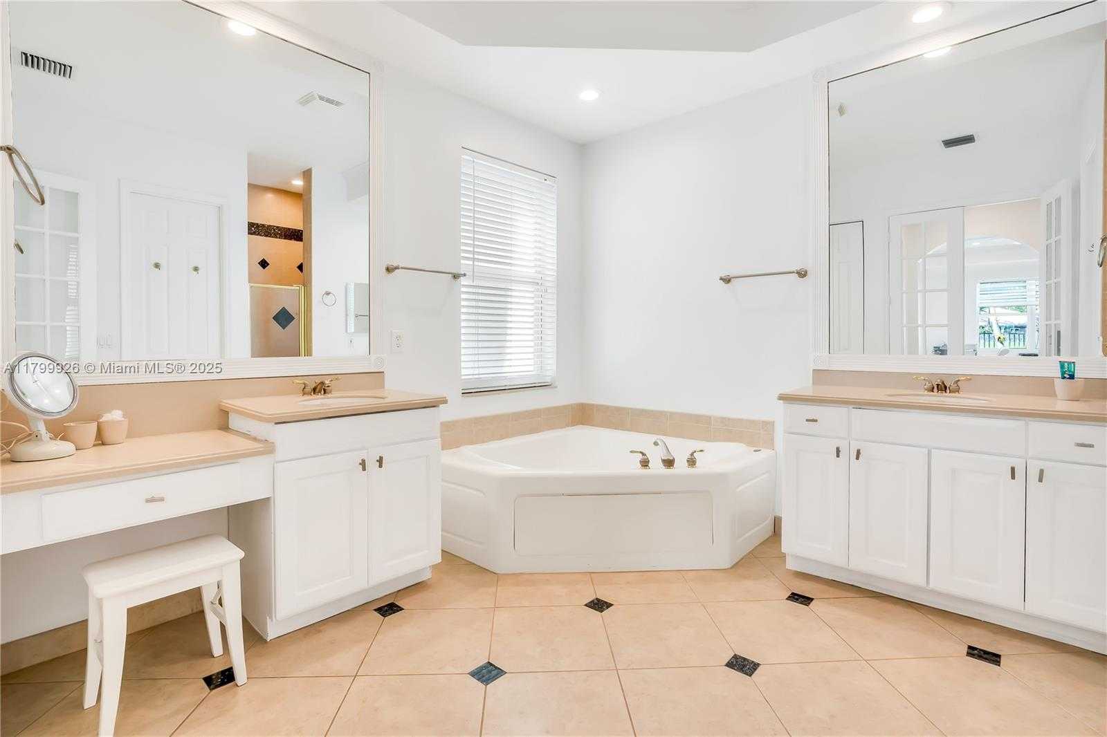 Small Image of 3816 WEST HIBISCUS ST #3816, Weston Number 35