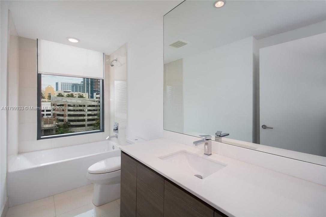 Small Image of 460 NORTH EAST 28 ST #501, Miami Number 10