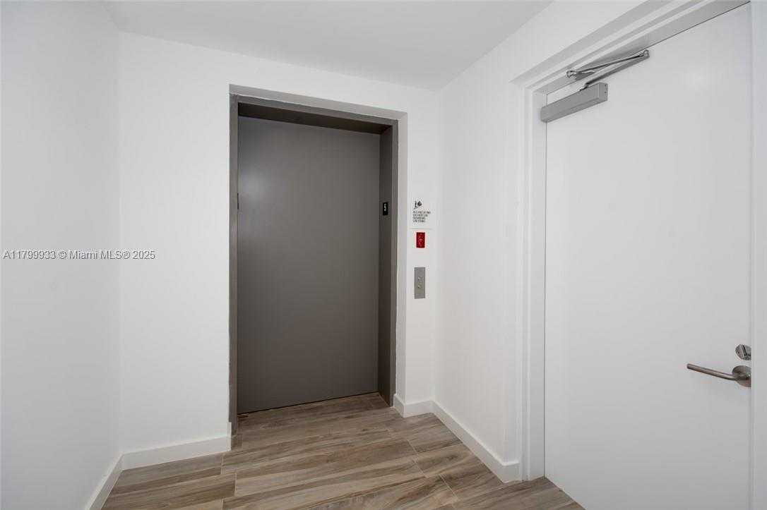 Small Image of 460 NORTH EAST 28 ST #501, Miami Number 13