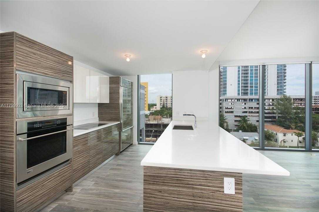 Small Image of 460 NORTH EAST 28 ST #501, Miami Number 7