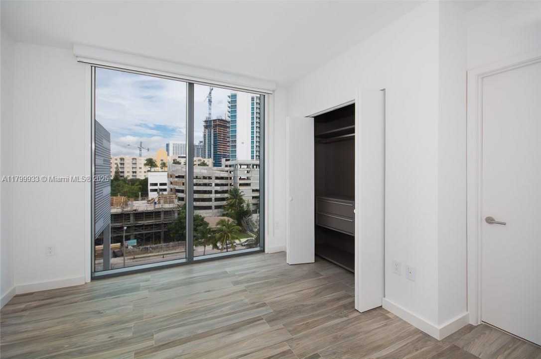 Small Image of 460 NORTH EAST 28 ST #501, Miami Number 9