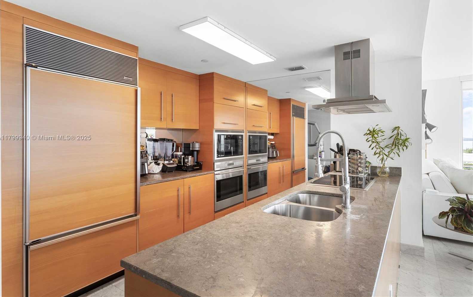 Small Image of 495 BRICKELL AVE #1001, Miami Number 17