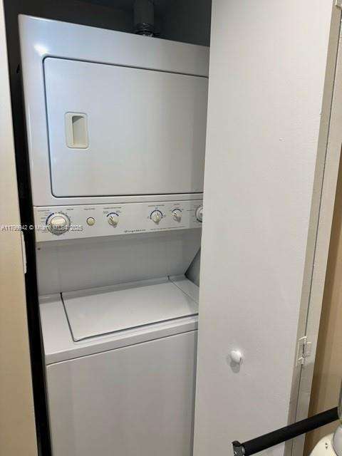 Small Image of 325 SOUTH BISCAYNE BLVD #4320, Miami Number 7