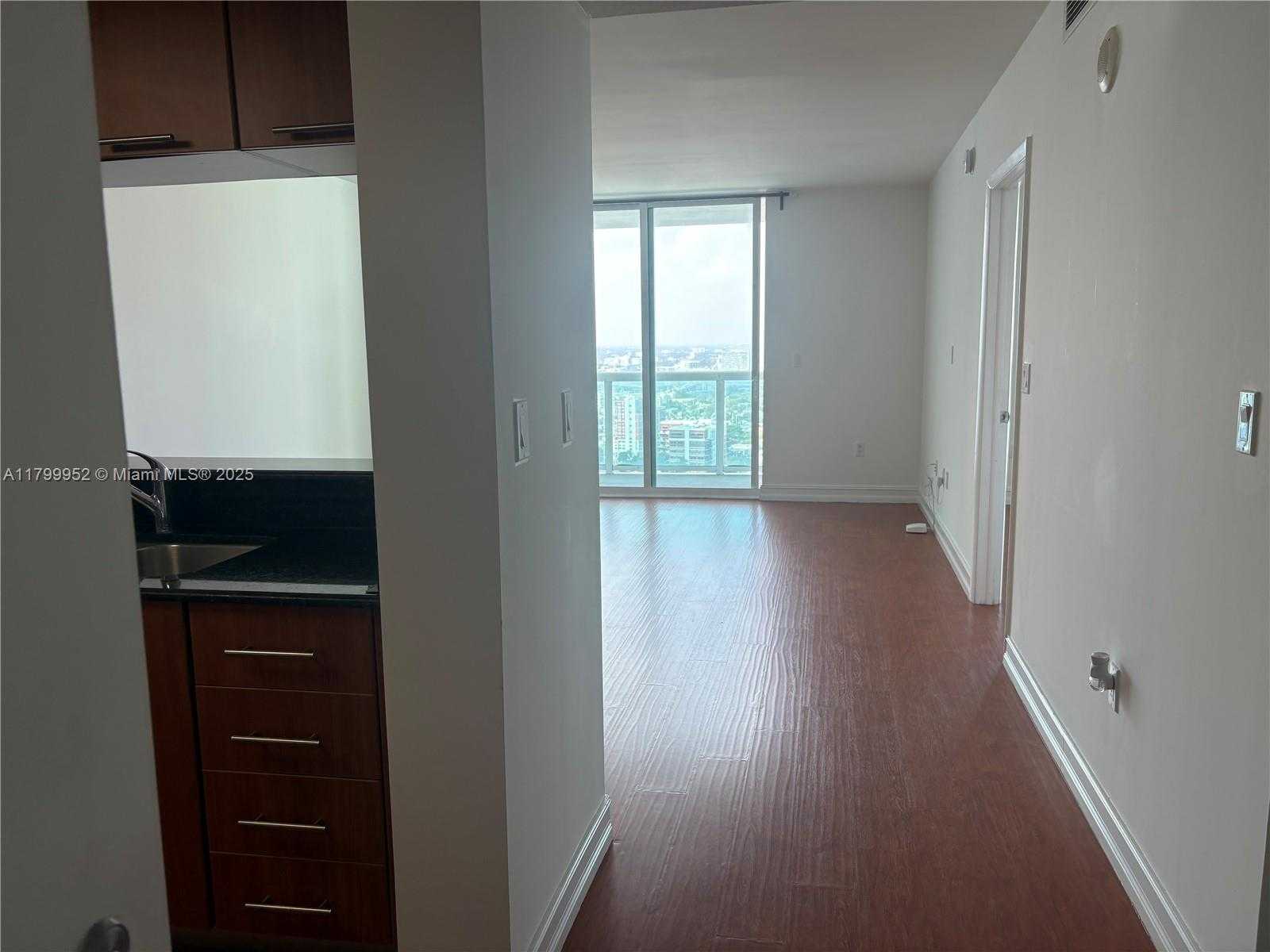 Small Image of 1800 NORTH BAYSHORE DR #3508, Miami Number 6