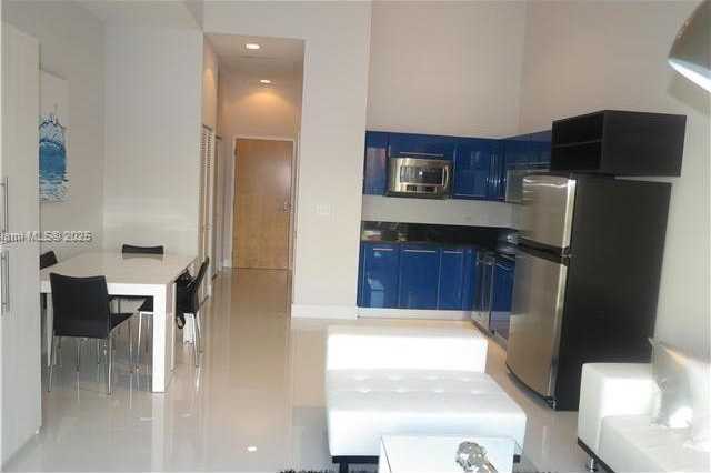 Small Image of 244 BISCAYNE BLVD #251, Miami Number 3