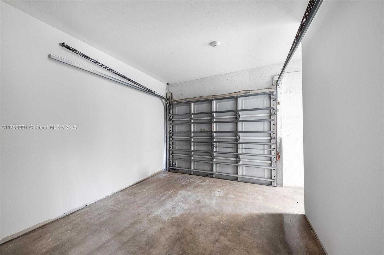 Small Image of 6310 SOUTH WEST 92ND AVE, Miami Number 11