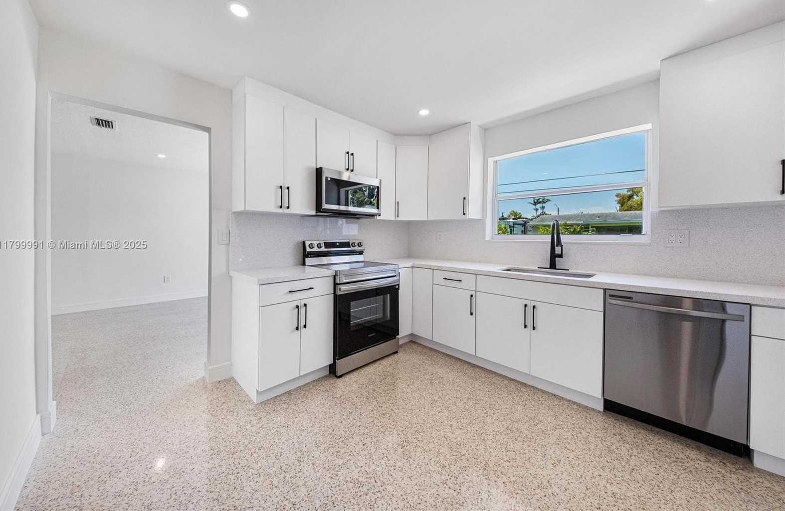 Small Image of 6310 SOUTH WEST 92ND AVE, Miami Number 14