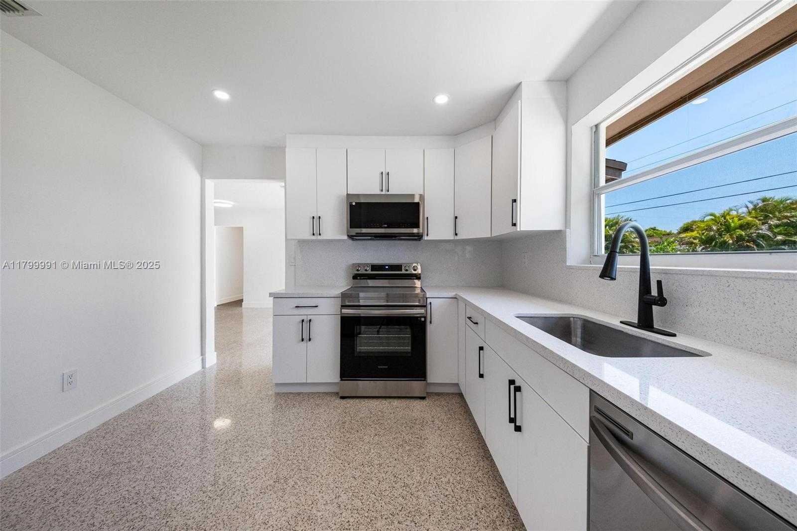 Small Image of 6310 SOUTH WEST 92ND AVE, Miami Number 15