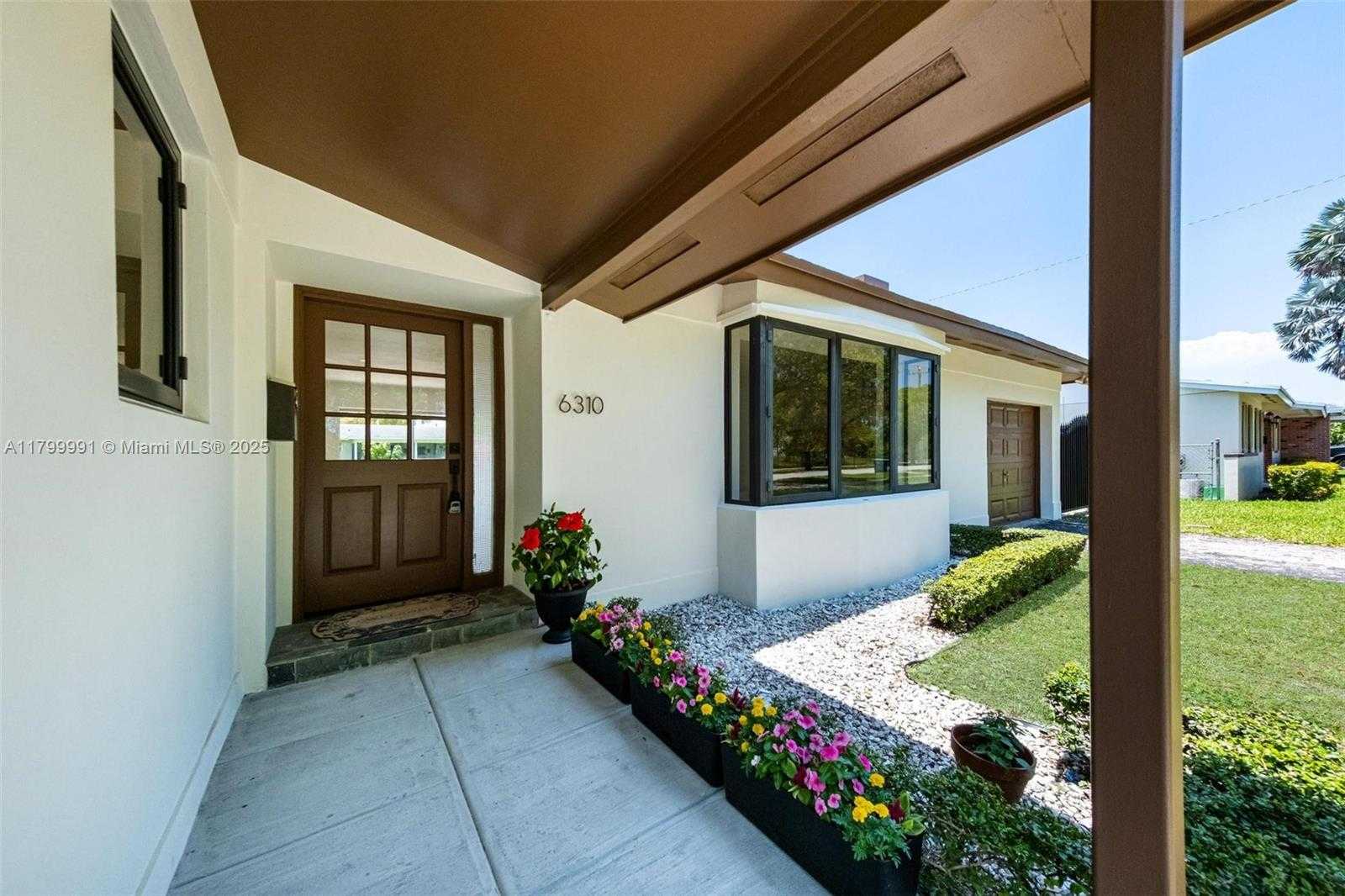 Small Image of 6310 SOUTH WEST 92ND AVE, Miami Number 2