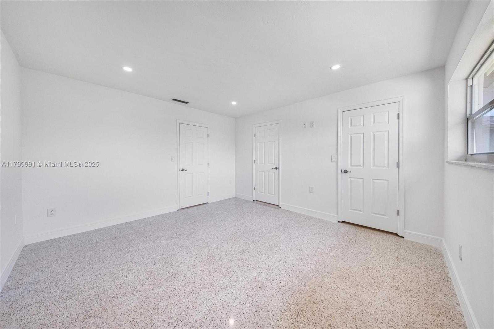 Small Image of 6310 SOUTH WEST 92ND AVE, Miami Number 28