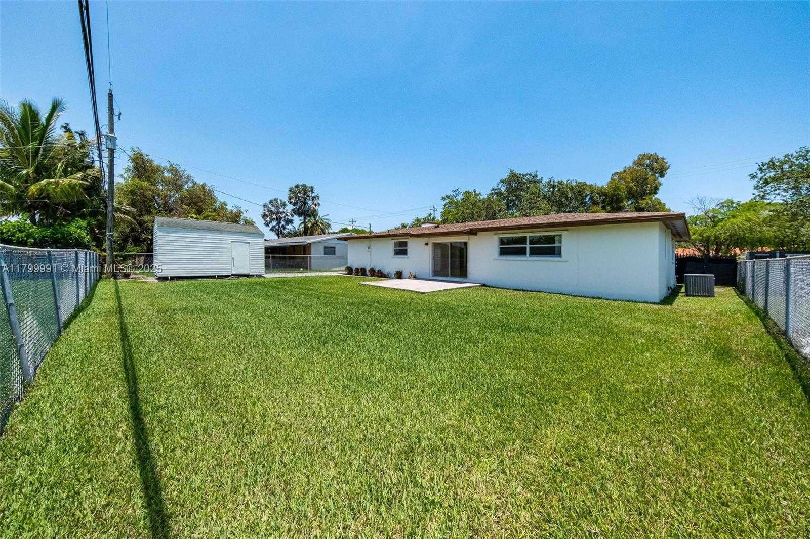 Small Image of 6310 SOUTH WEST 92ND AVE, Miami Number 33