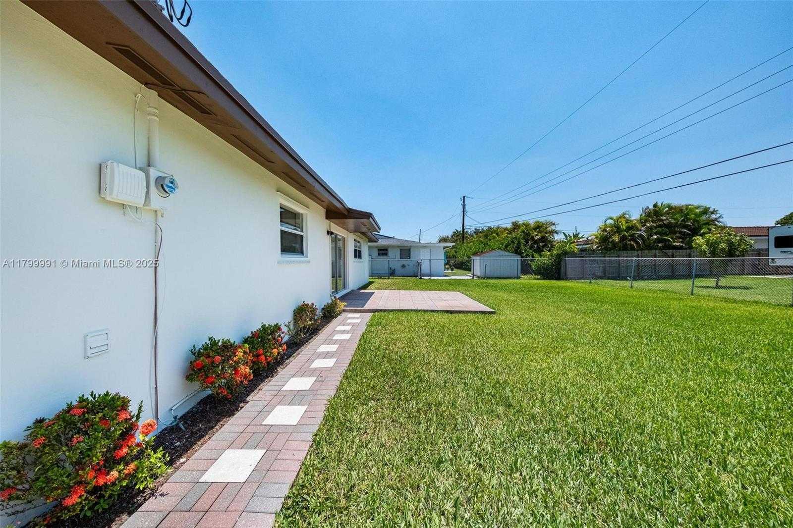 Small Image of 6310 SOUTH WEST 92ND AVE, Miami Number 38
