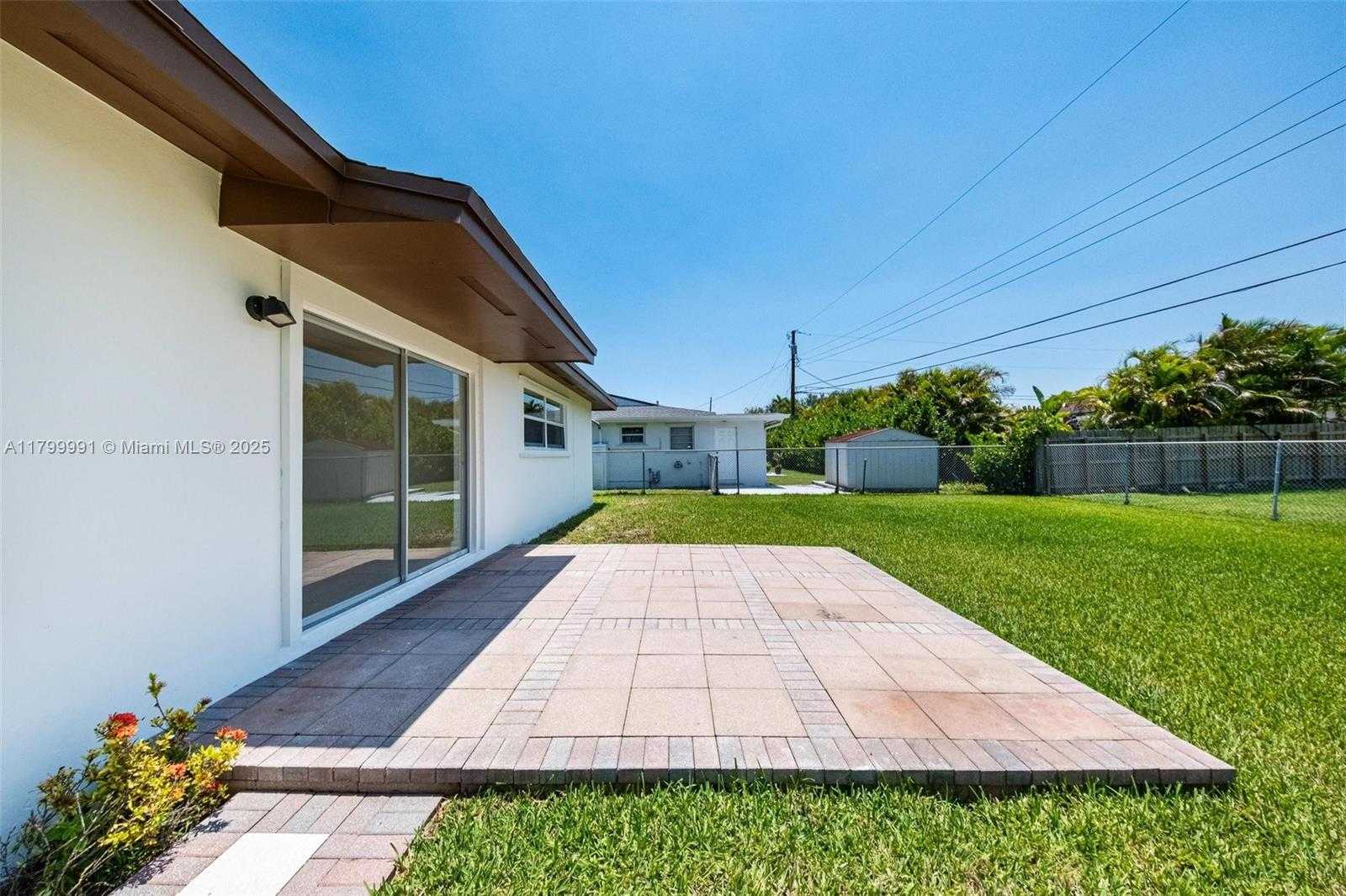 Small Image of 6310 SOUTH WEST 92ND AVE, Miami Number 40
