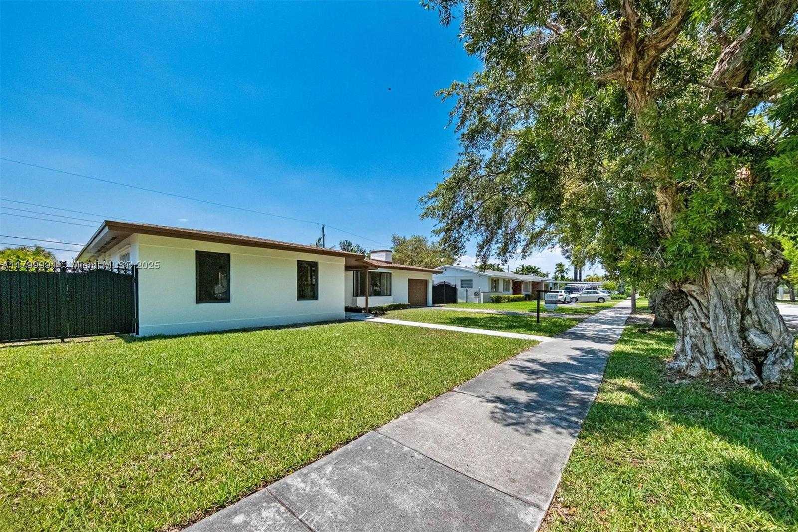 Small Image of 6310 SOUTH WEST 92ND AVE, Miami Number 41