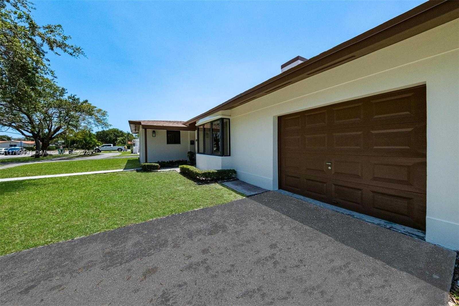 Small Image of 6310 SOUTH WEST 92ND AVE, Miami Number 44