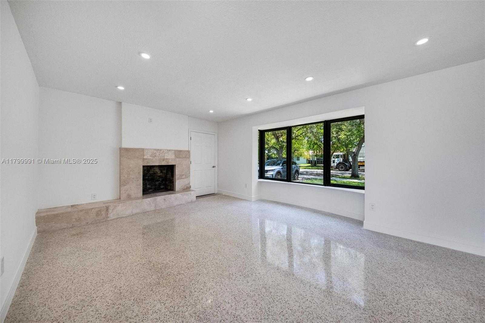 Small Image of 6310 SOUTH WEST 92ND AVE, Miami Number 6