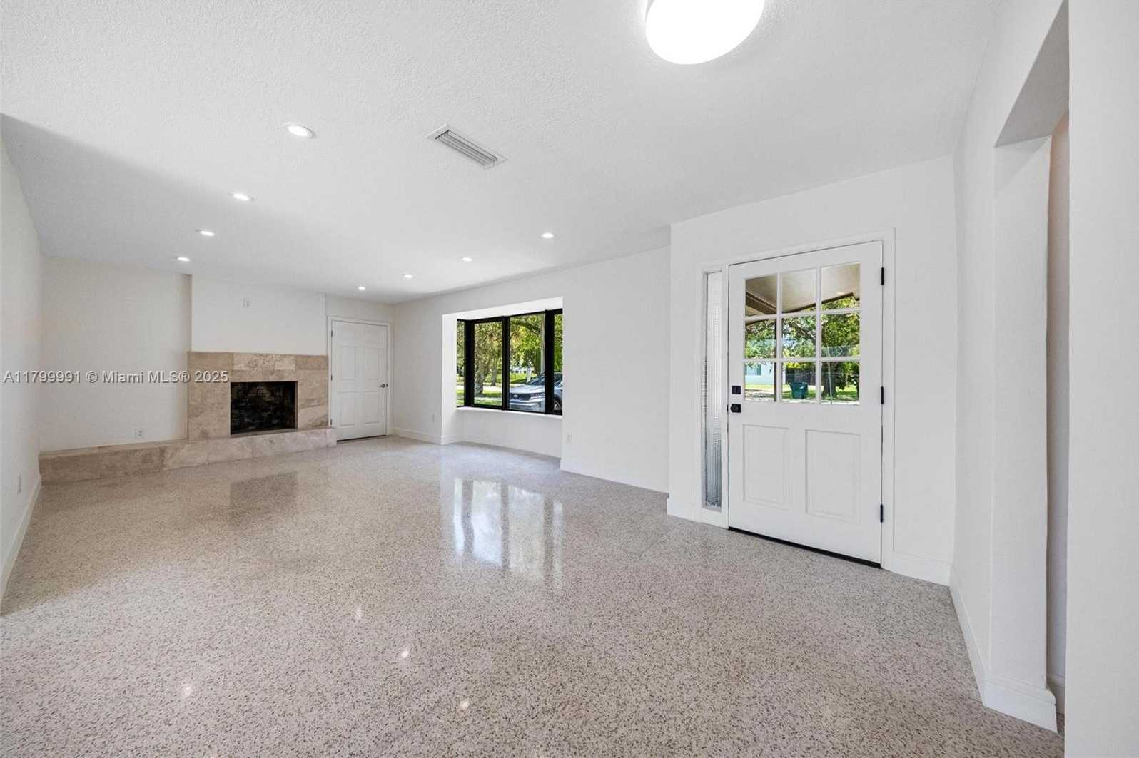 Small Image of 6310 SOUTH WEST 92ND AVE, Miami Number 7