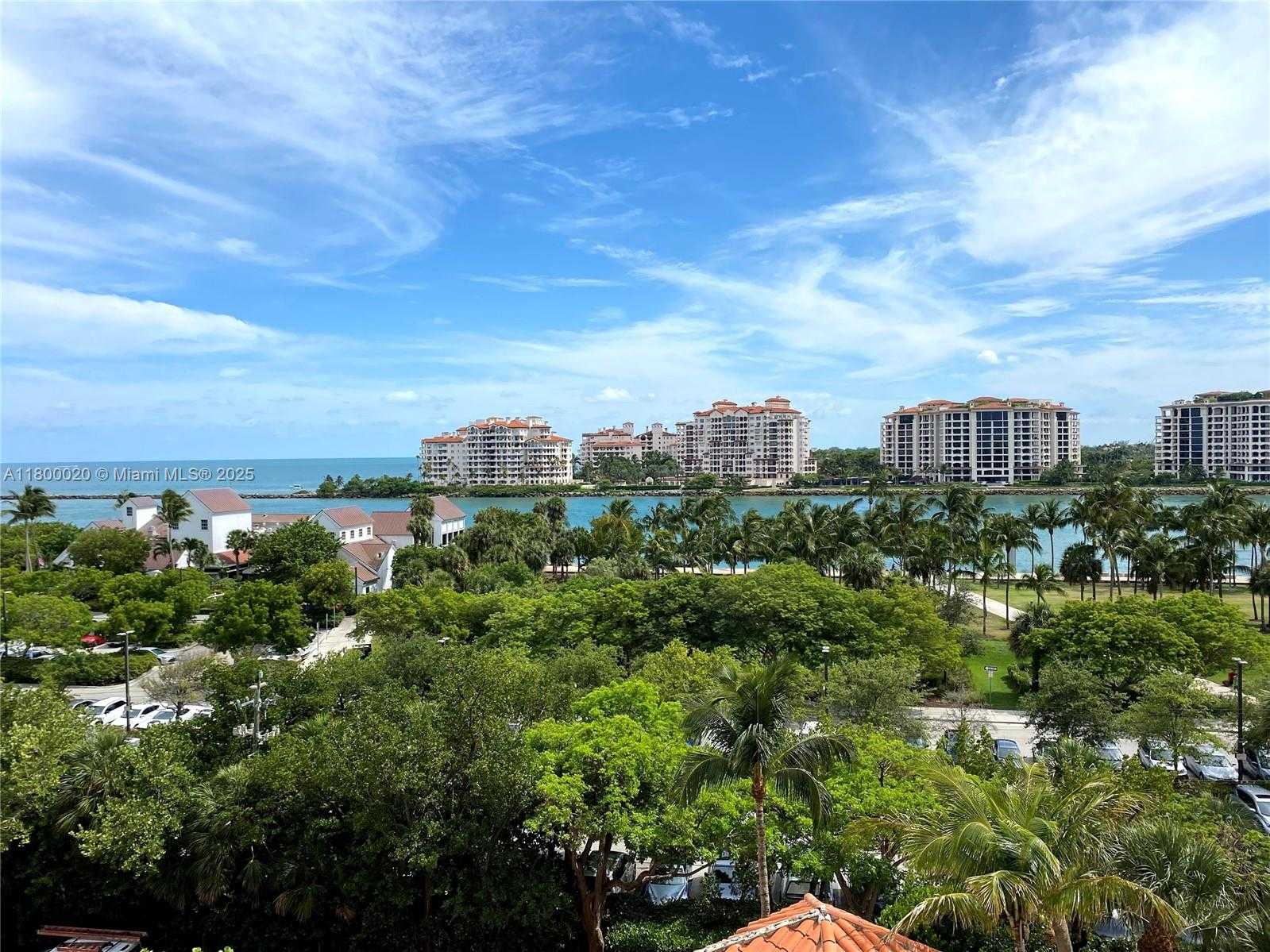 Small Image of 400 SOUTH POINTE DR #605, Miami Beach Number 14