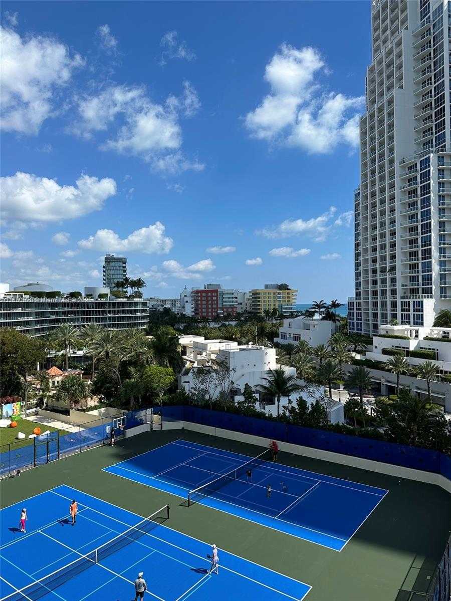 Small Image of 400 SOUTH POINTE DR #605, Miami Beach Number 15