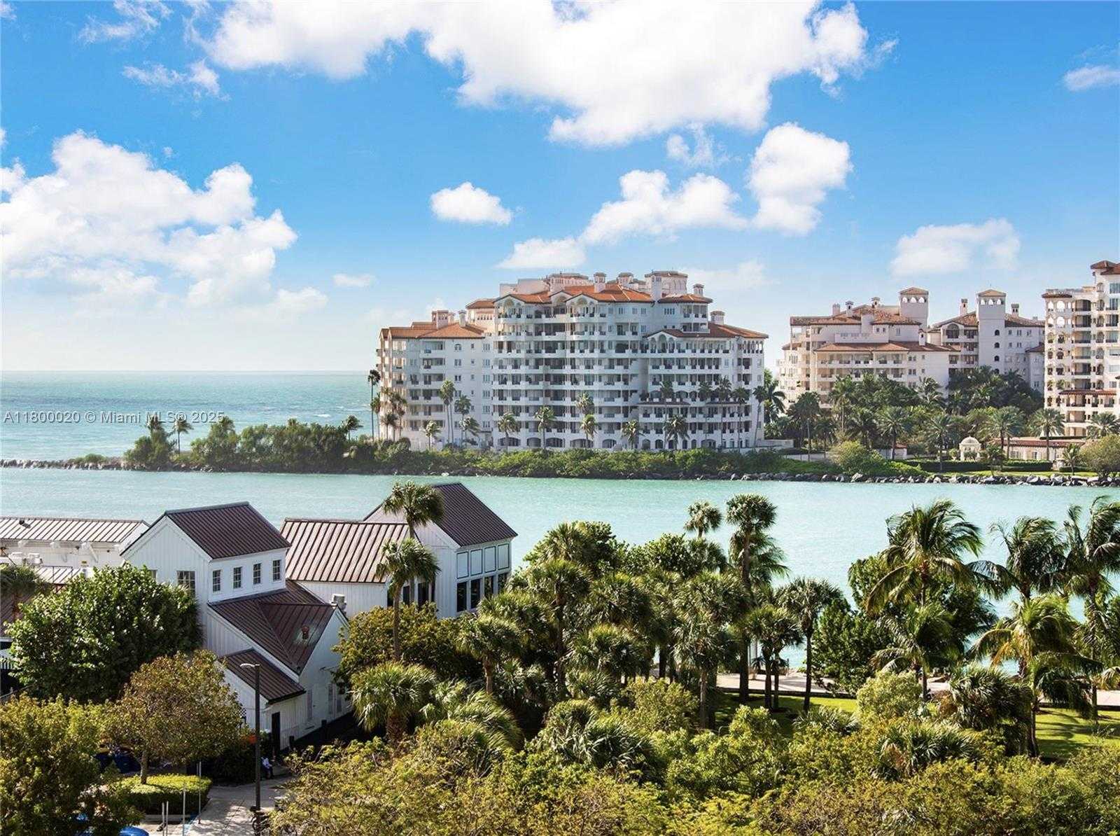Small Image of 400 SOUTH POINTE DR #605, Miami Beach Number 17