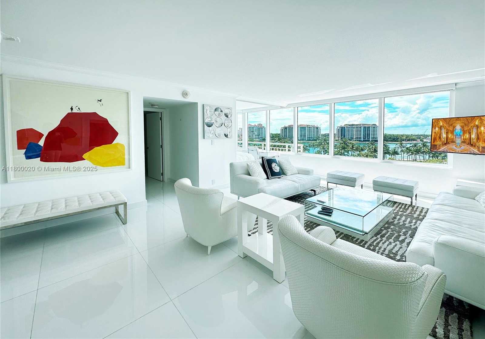 Small Image of 400 SOUTH POINTE DR #605, Miami Beach Number 5