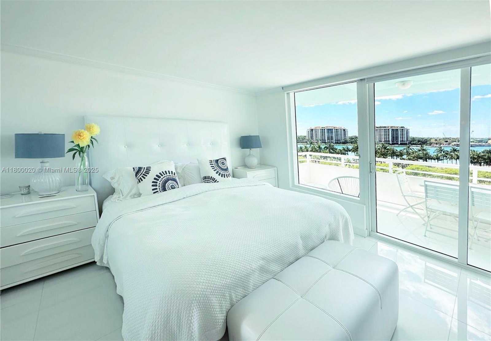 Small Image of 400 SOUTH POINTE DR #605, Miami Beach Number 6