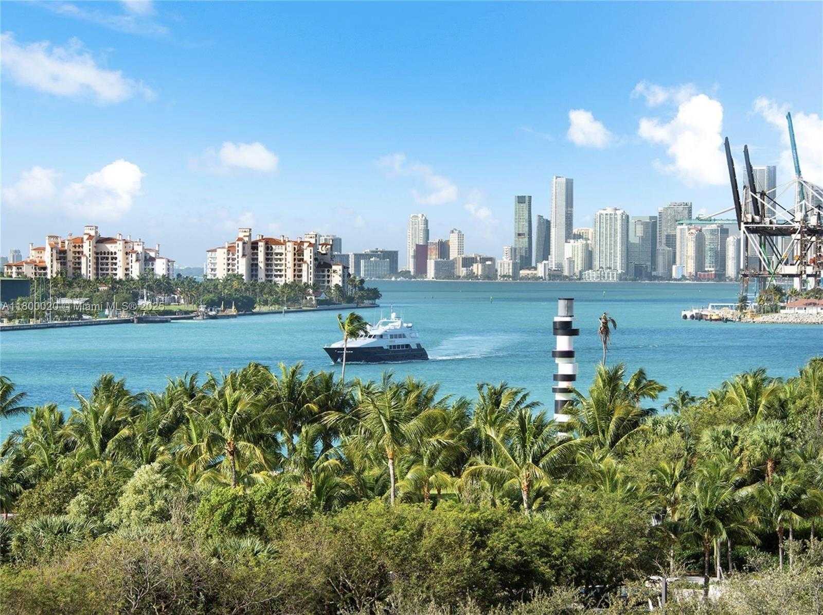 Small Image of 400 SOUTH POINTE DR #605, Miami Beach Number 9