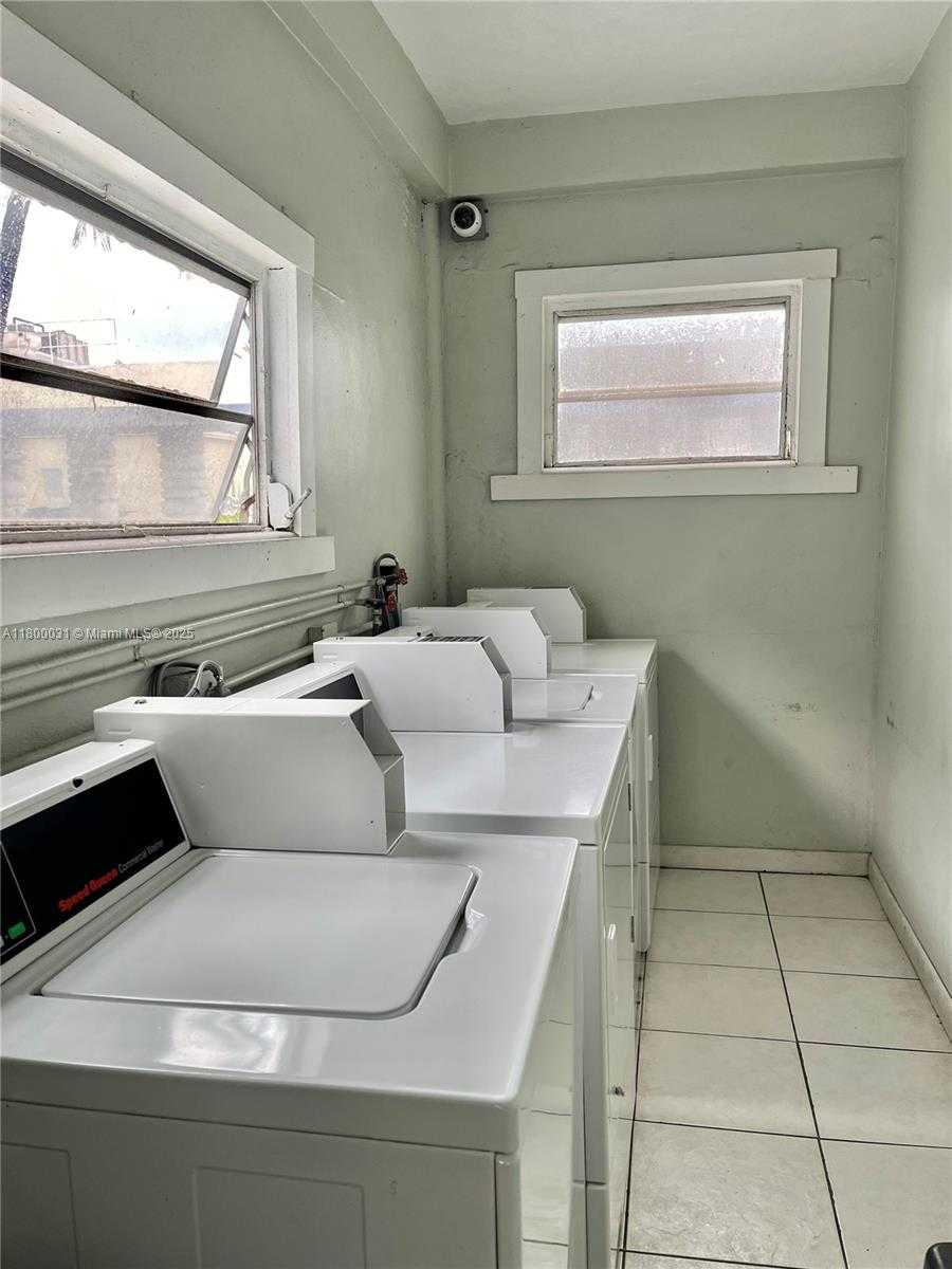 Small Image of 7445 HARDING AVE #109, Miami Beach Number 21