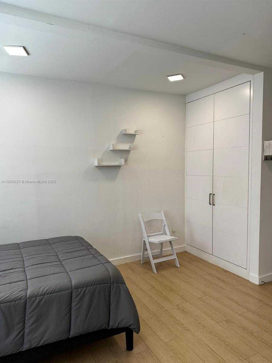 Small Image of 642 MICHIGAN AVE #6, Miami Beach Number 5