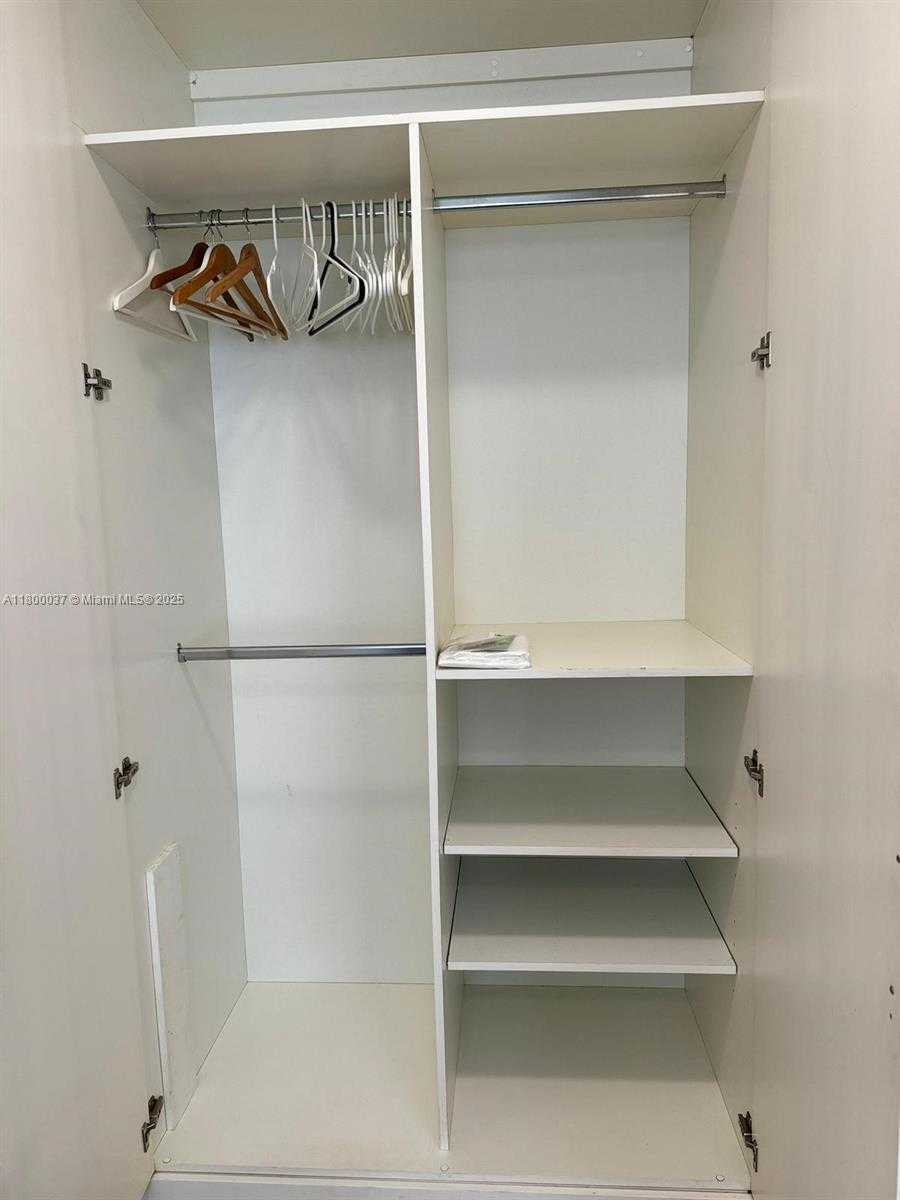 Small Image of 642 MICHIGAN AVE #6, Miami Beach Number 7