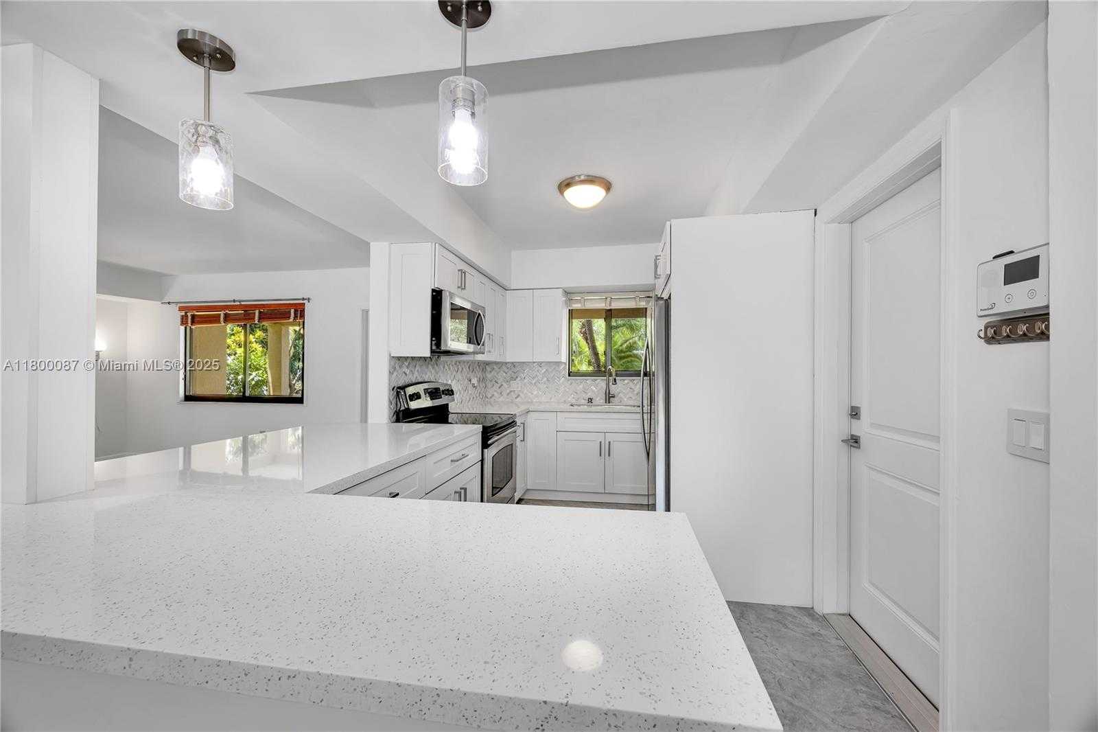 Small Image of 6611 SOUTH WEST 63RD AVE, South Miami Number 15
